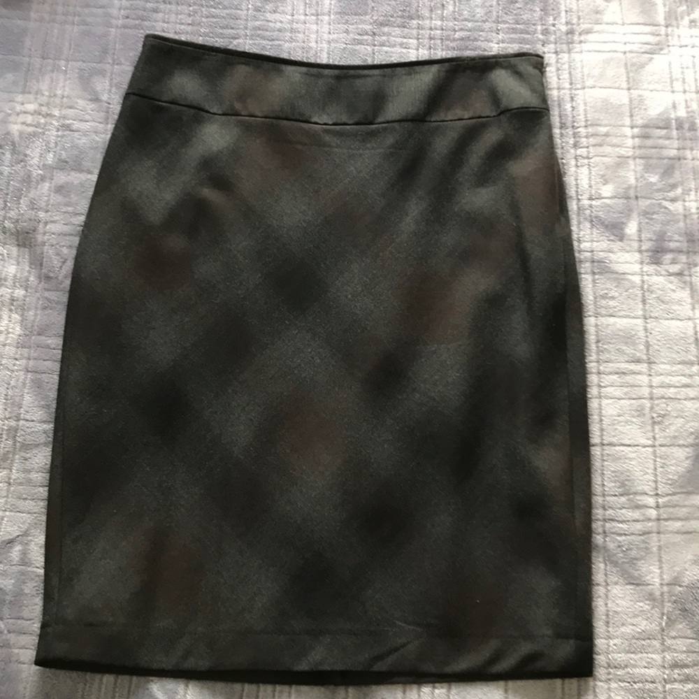Limited pencil skirt